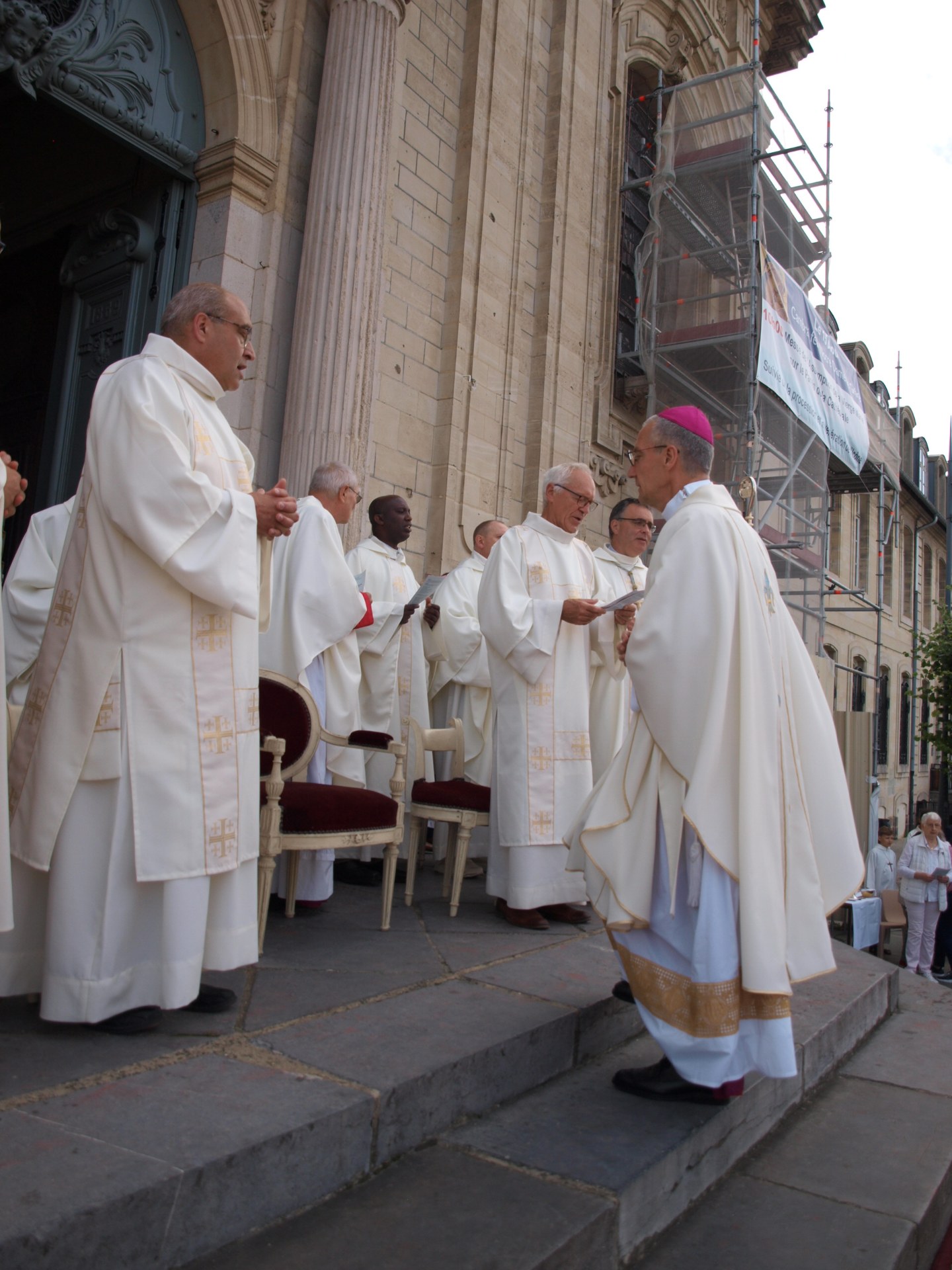 2023 08 15 Messe parvis cath  (21)