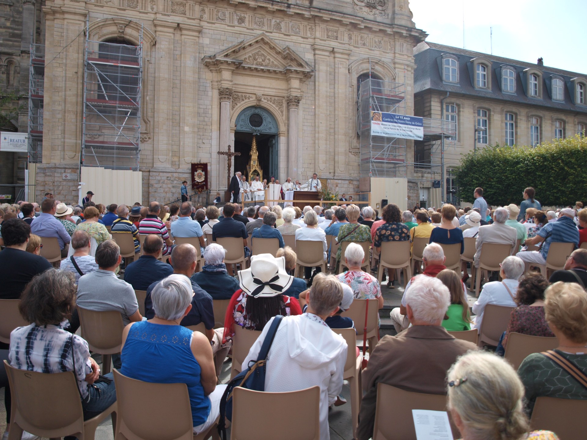2023 08 15 Messe parvis cath  (61)