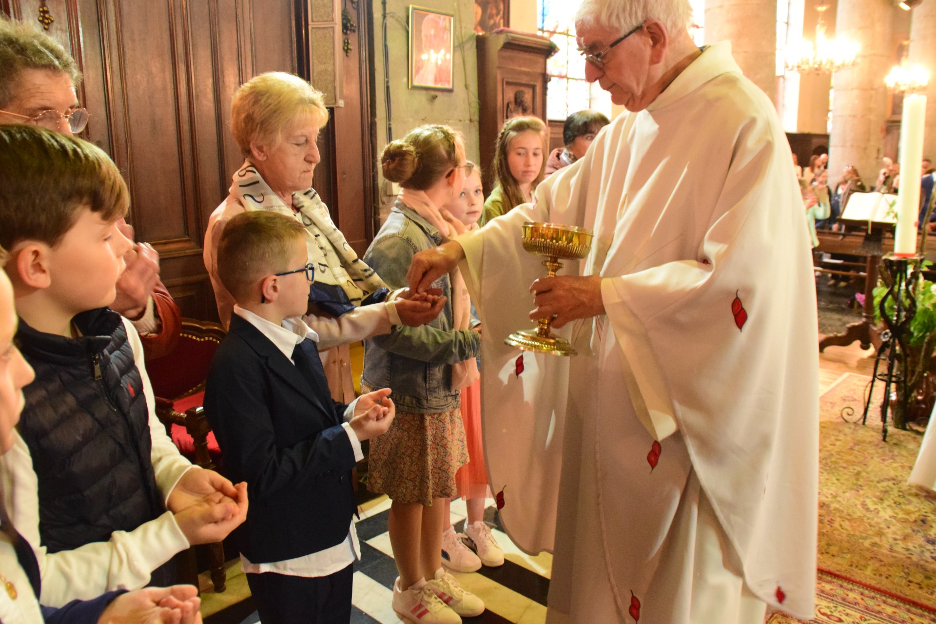 2024-05-05 Premières eucharisties à Landrecies 42