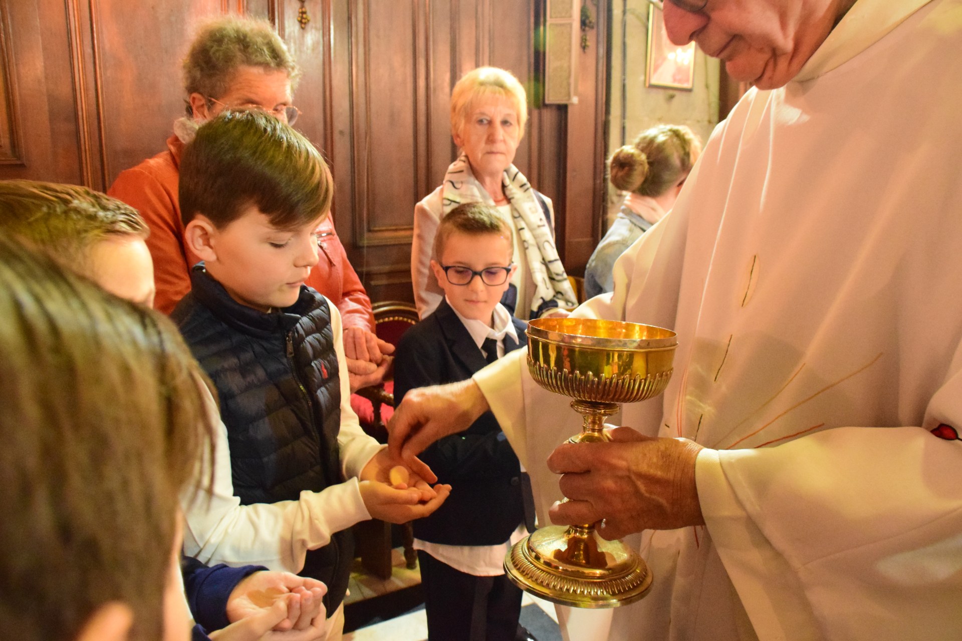 2024-05-05 Premières eucharisties à Landrecies 44