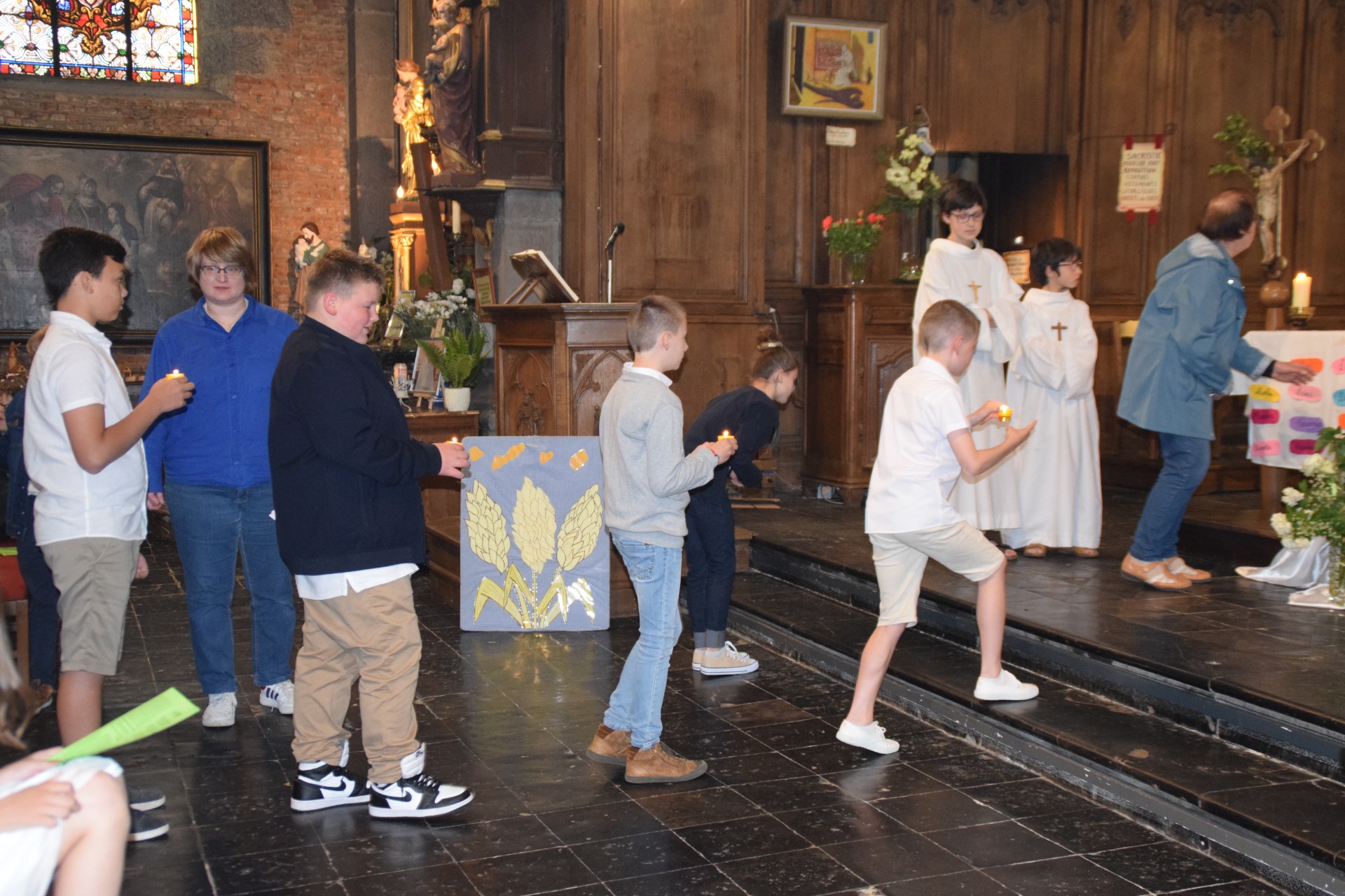 2024-05-11 Premières eucharisties à Maroilles 37