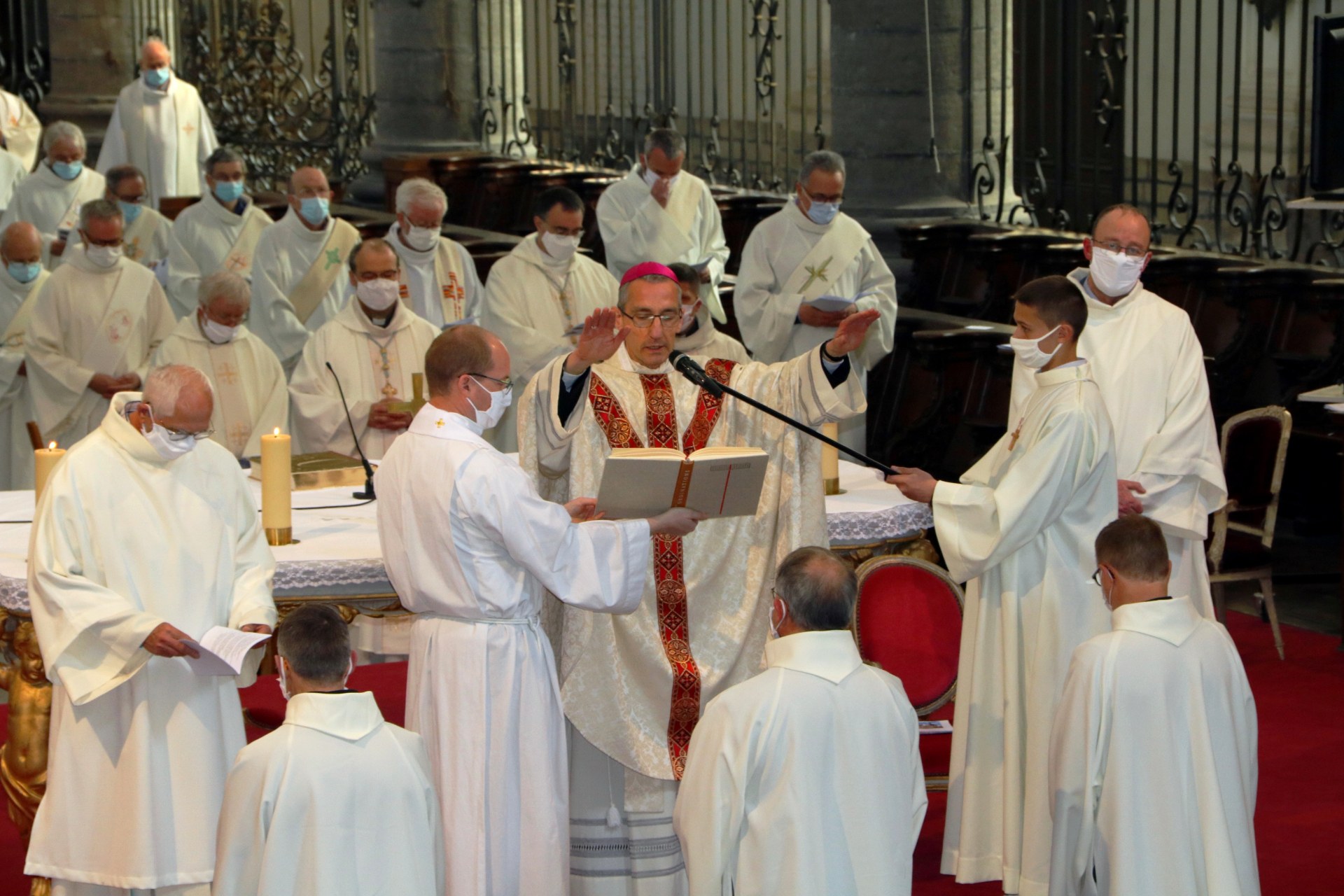 2104_Ordinations au diaconat permanent 80