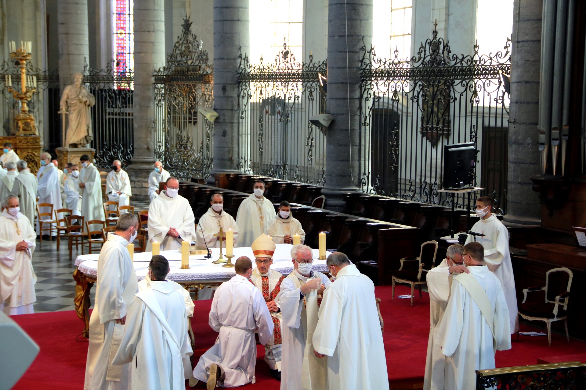 2104_Ordinations au diaconat permanent 83