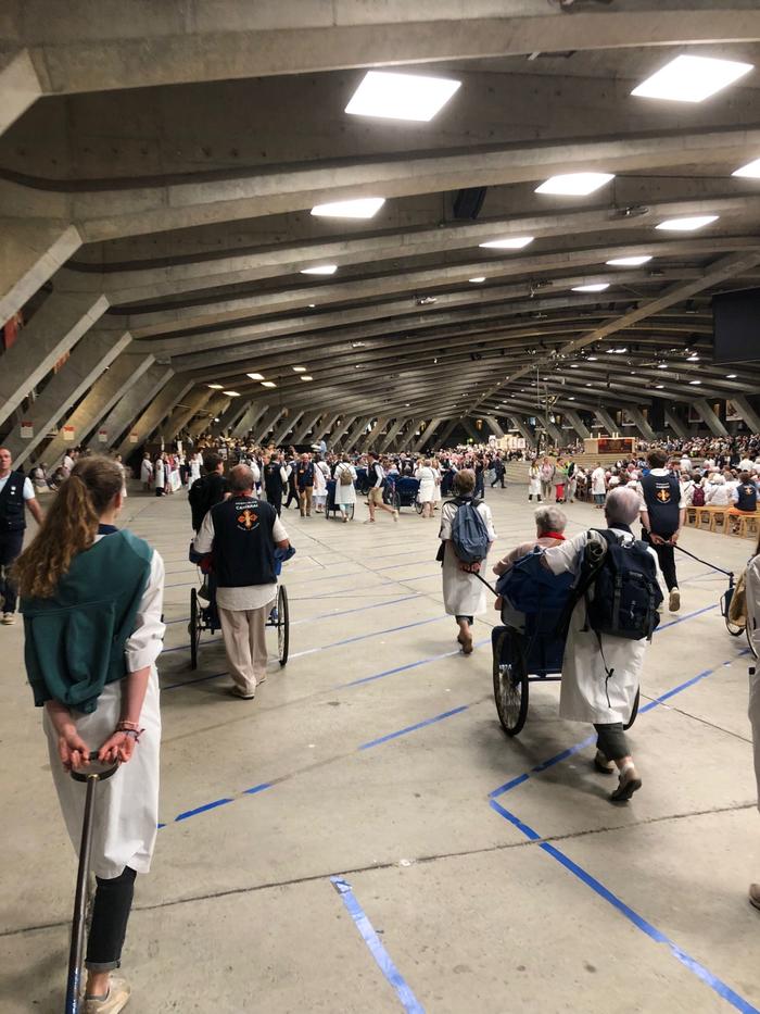 22 aout messe grotte eb5f2cbd-0a92-41fb-ba96-2a714