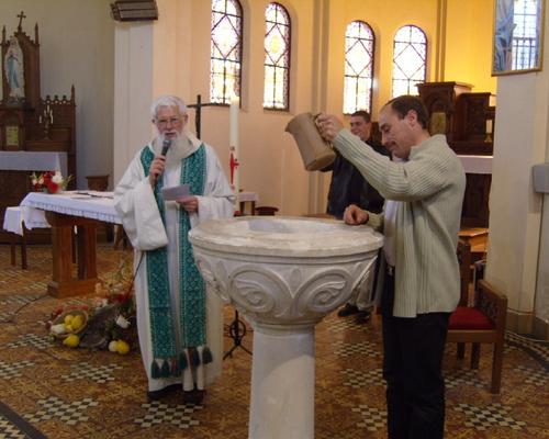 EAU BAPTISMALE 245