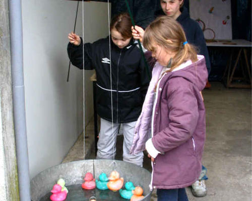 Jeunes à la pêche