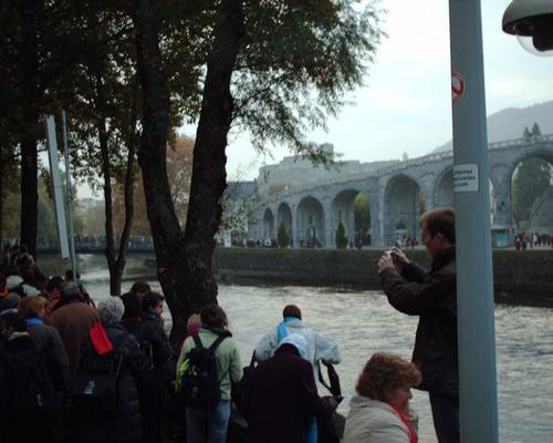 Le long du Gave, retour vers la basilique St Pie X
