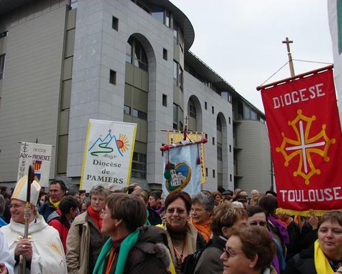 ...la procession...