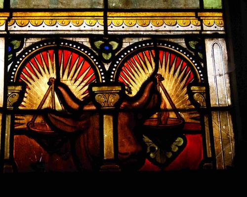 L'un des attribut de St Saulve
Verrière de droite