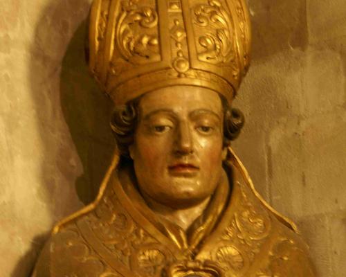 Un évêque ... St Ghislain