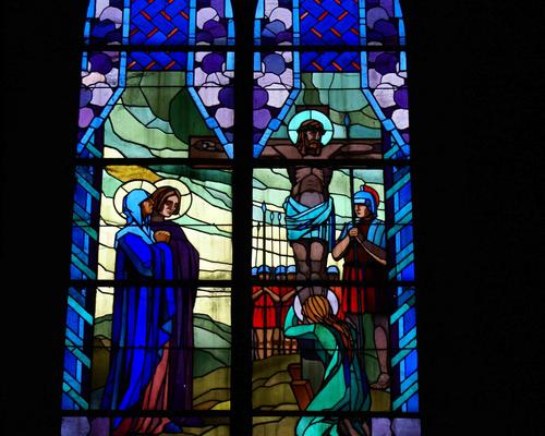 Vitrail Sacre Coeur - Jesus meurt sur la croix