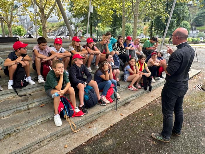   24 aout geste eau pele jeunes 00003