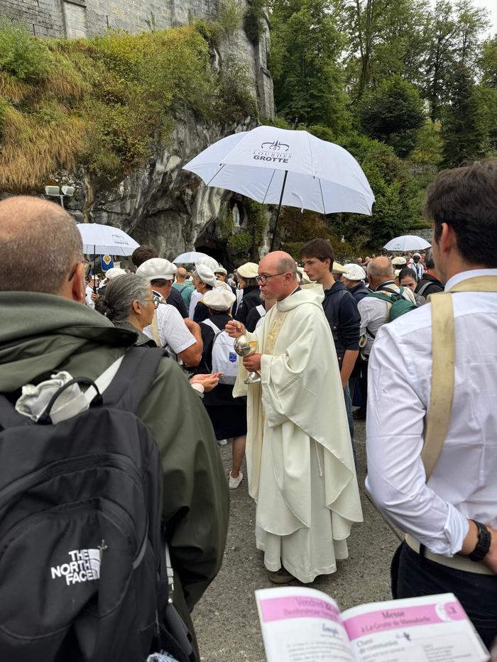   24 aout messe grotte 00006