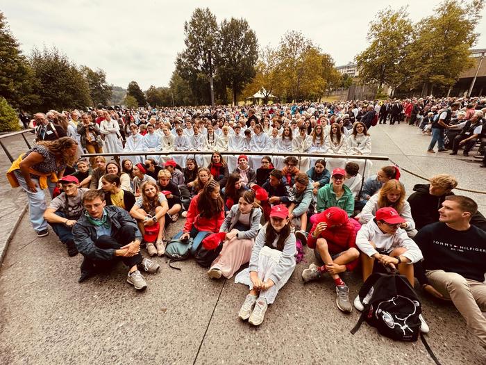   24 aout messe grotte 00008