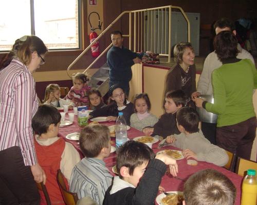 enfants équipe d'animation