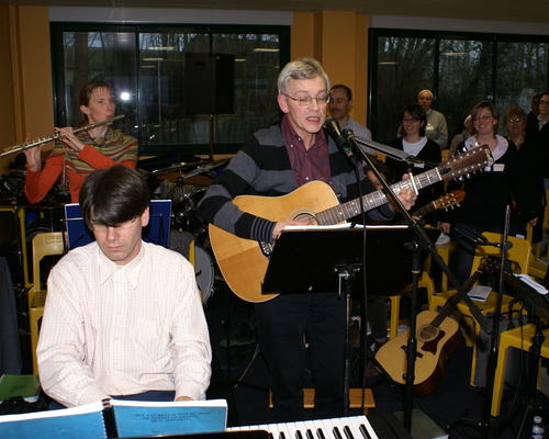 Nous on adore Jésus et on le chante !