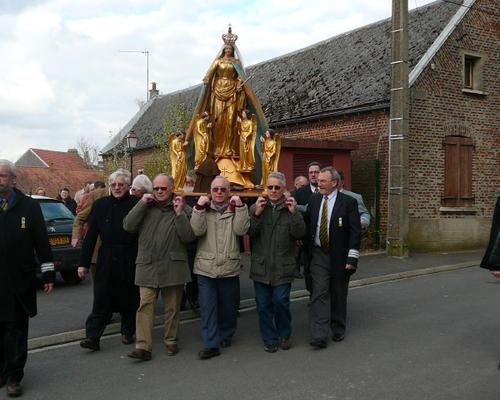 Procession jusqu à l église