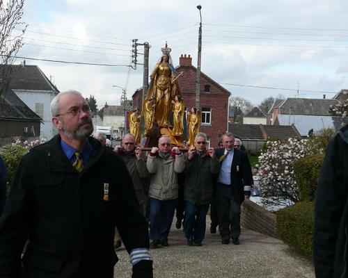 Procession jusqu à l église