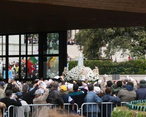 chapelet international et concélébration eucharistique