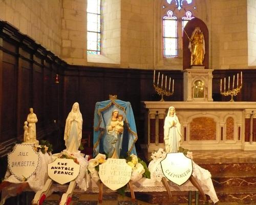 Les vierges dans le choeur 1