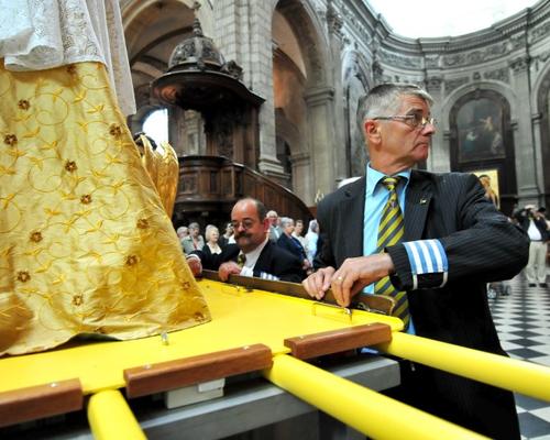 Les Royer préparent la vierge