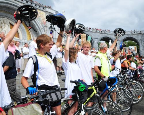 Les cyclistes arrivent
