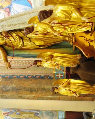 ND du saint Cordon dans la basilique de Lourdes