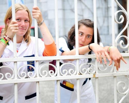 Hospitalières derrière les barreaux