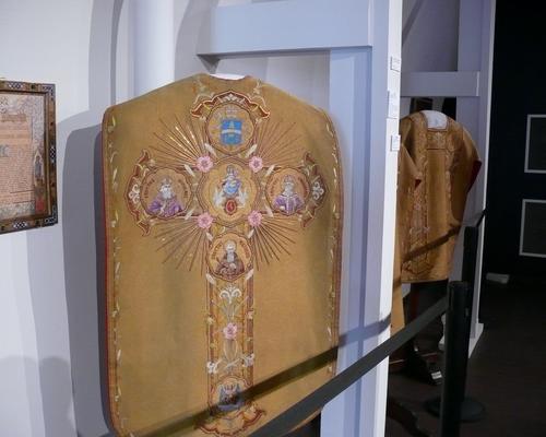 vetements_liturgiques