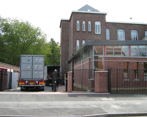 Un camion de déménagement