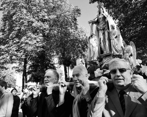 Procession avec les autorités civiles