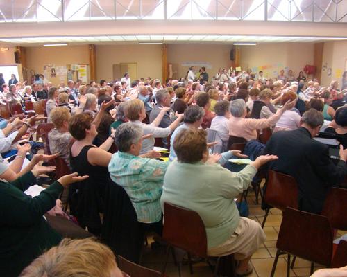 On chante en faisant des gestes