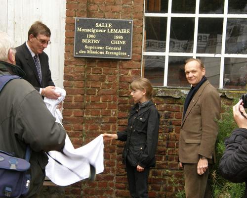 devoilement de la plaque Mgr Lemaire