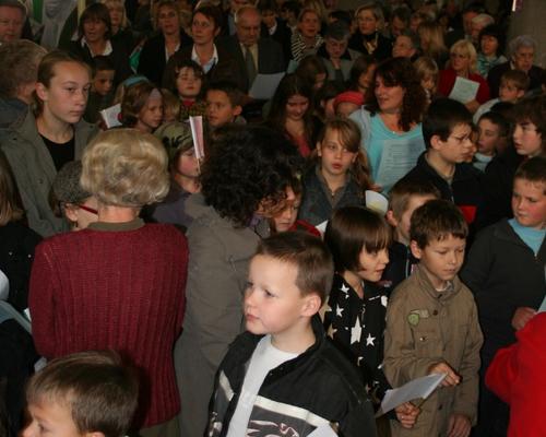Procession entrée Bertry - enfants (36)