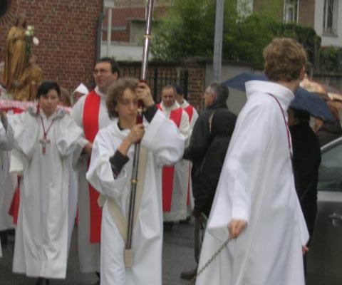 21 Procession depart