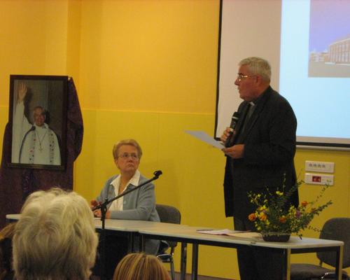 Dévoilement de l'image de Mgr Delaporte