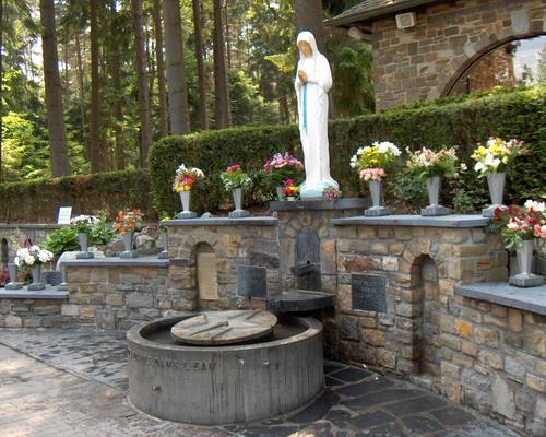 La vierge des Pauvres
La source
