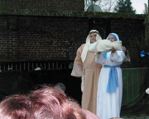 Présentation de Jésus au Temple 2
081223 Crèche vivante à Caullery
