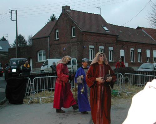 Les mages suivent l'étoile
081223 Crèche vivante à Caullery