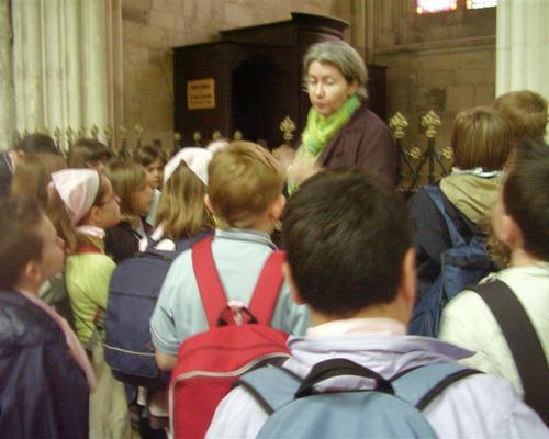 Explication dans la cathédrale