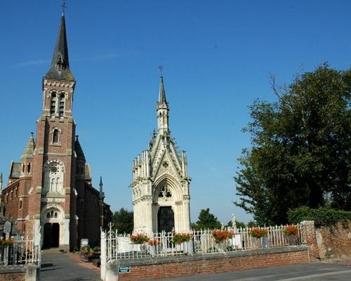 EGLISE D ESTOURMEL