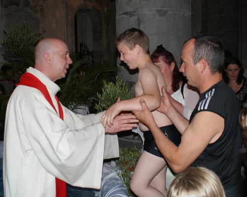 DSCPentecôte: baptême des catéchumènes00924