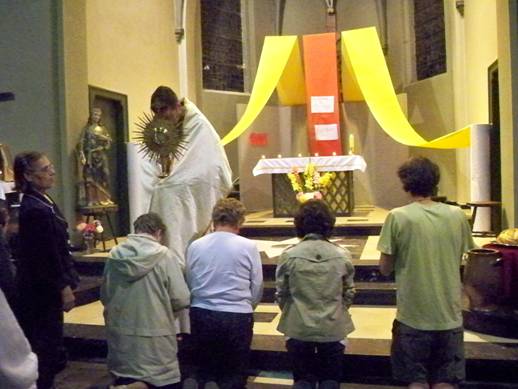 image004