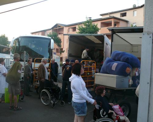 c'est qu'il y en a des bagages et des malles