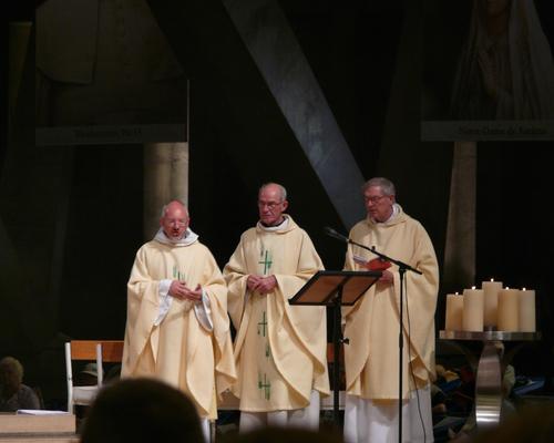 Les abbés Dominique Foyer, Bernard Deleu et Denis Lecompte