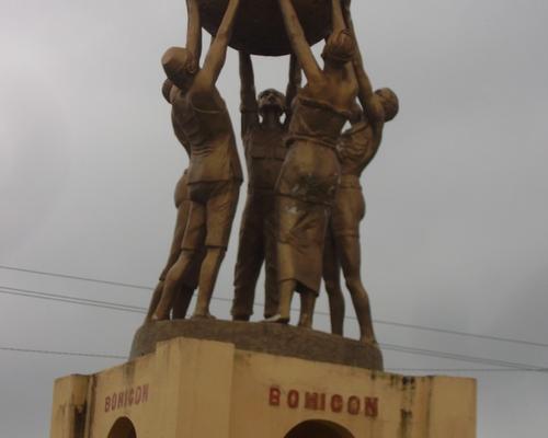 la jarre percée: symbole du Bénin