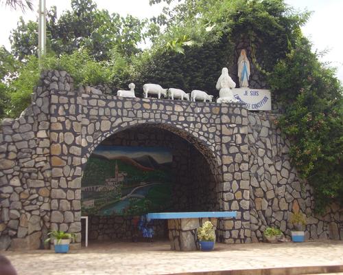 La grotte de Lourdes