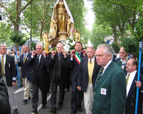Tour du Saint Cordon, avec M. Riquet, député-maire de Valenciennes, et les officiels