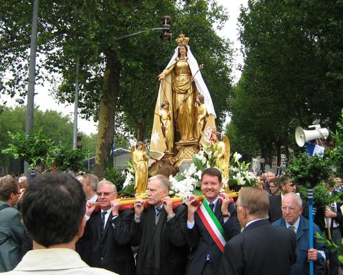 Tour du Saint Cordon, avec M. Riquet, député-maire de Valenciennes, et les officiels