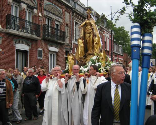 ND du Saint Cordon, prêtres diocèsains